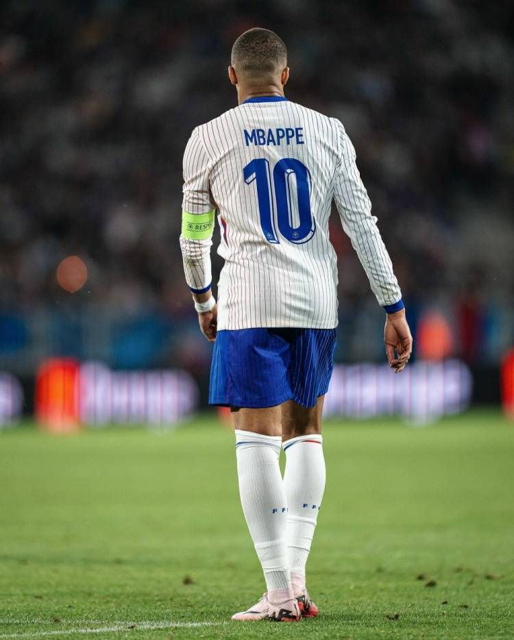 加拿大队引发争议！，姆巴佩官方宣布比赛规则变更新规上演精彩一战(姆巴佩最新消息)