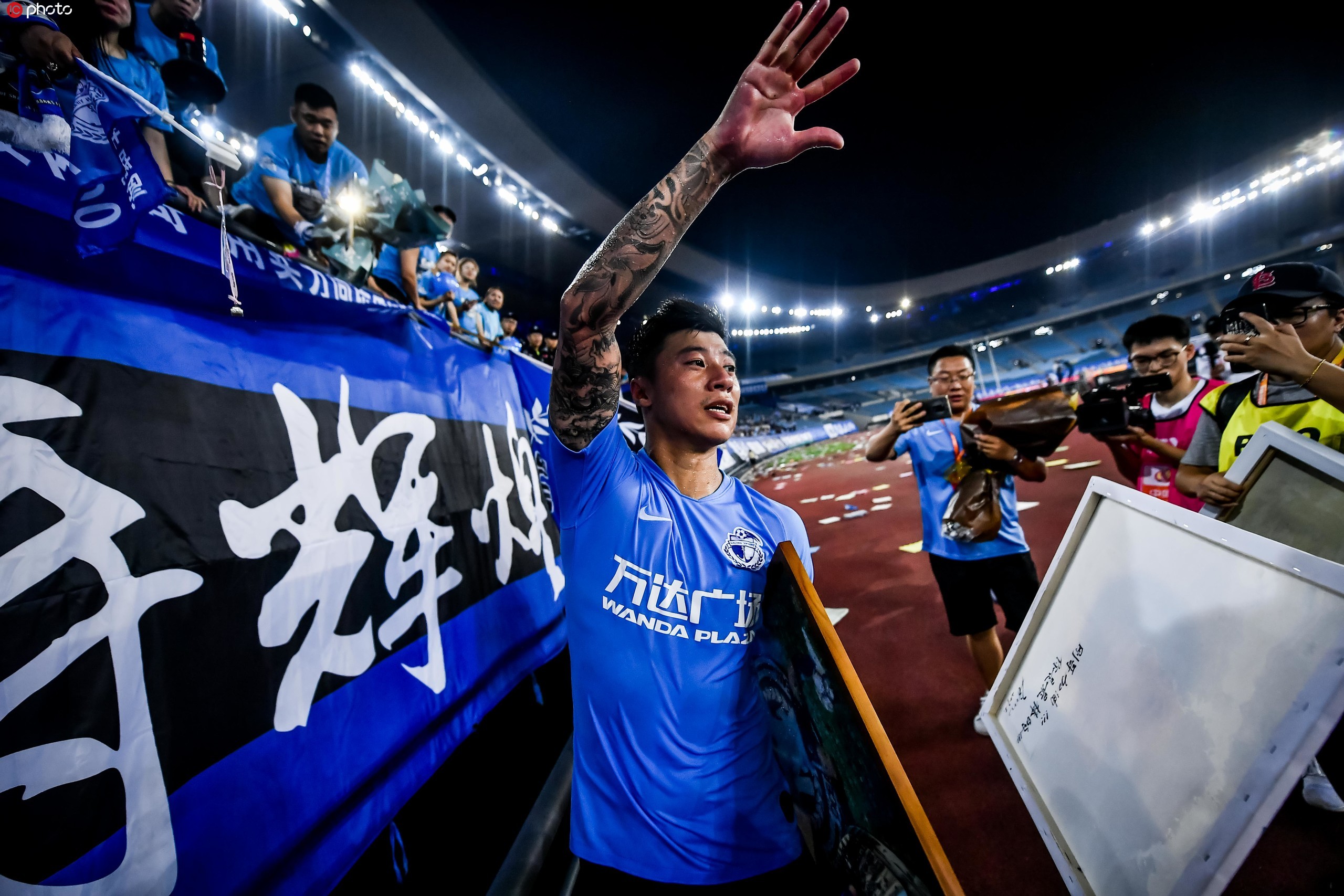 完美竞技-包含里程碑夜！山东男篮遗憾出局，法甲关键时刻刷纪录，压力陡增，心理建设被强调的词条