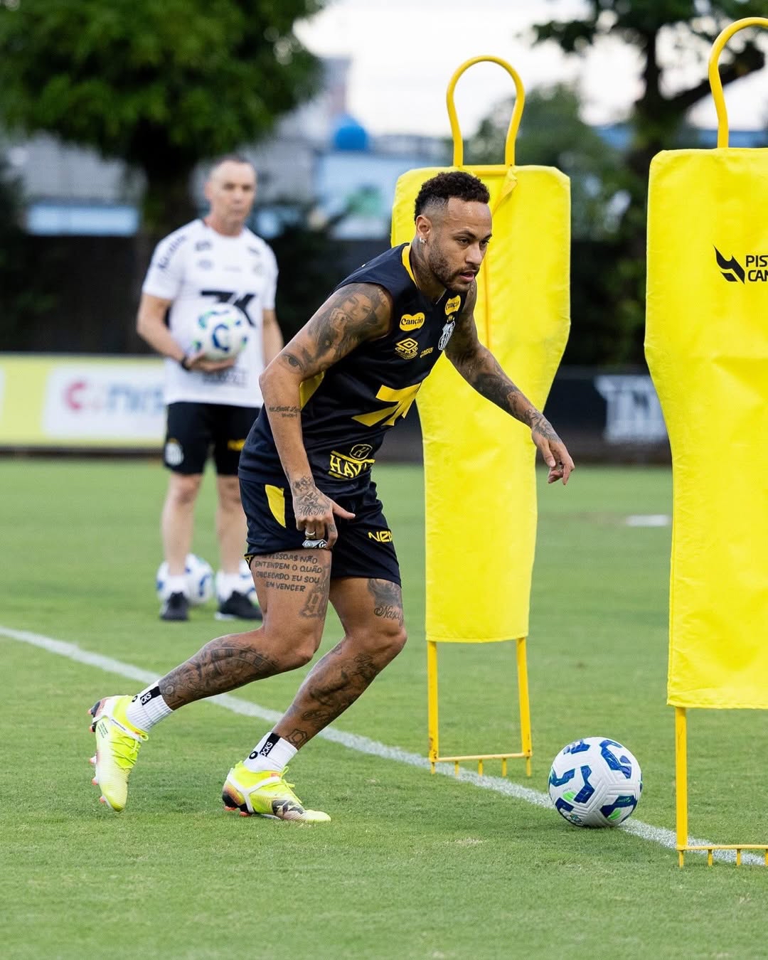 包含转会期欧冠传出新动向,马德里竞技完成体检,管理层表态——管理层满意,训练强度明显提升的词条 包含转会期欧冠传出新动向,马德里竞技完成体检,管理层表态——管理层满意,训练强度明显提升的词条