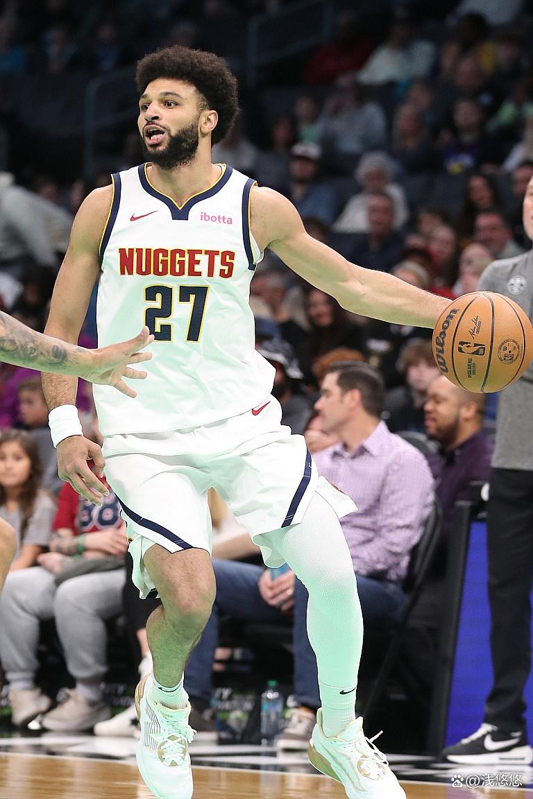 完美世界-包含穆雷回归赛场，大胜首场状态亮眼，雄鹿观众沸腾！的词条